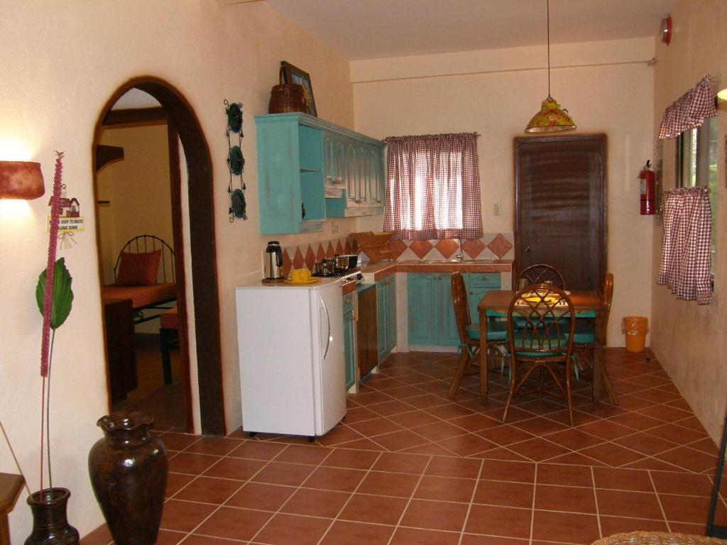 Florentina Homes Dumaguete City Номер фото